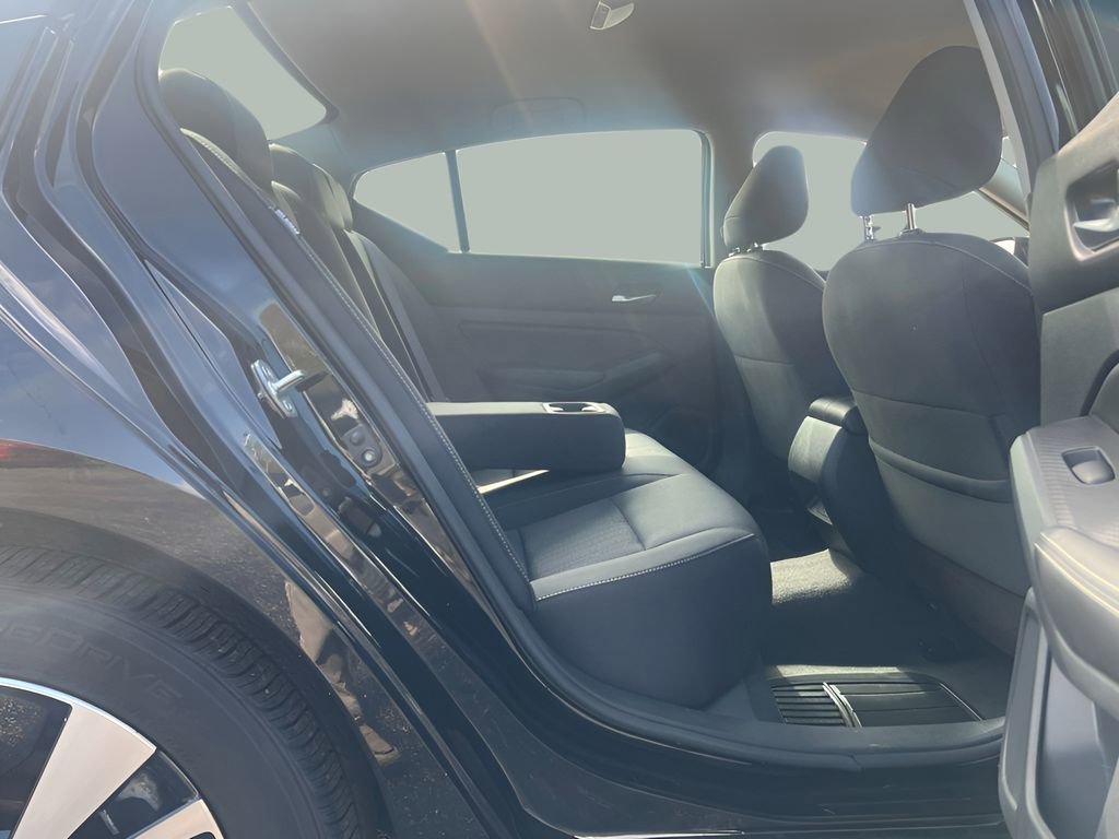 Used 2022 Nissan Altima 2.5 SV FWD image 32