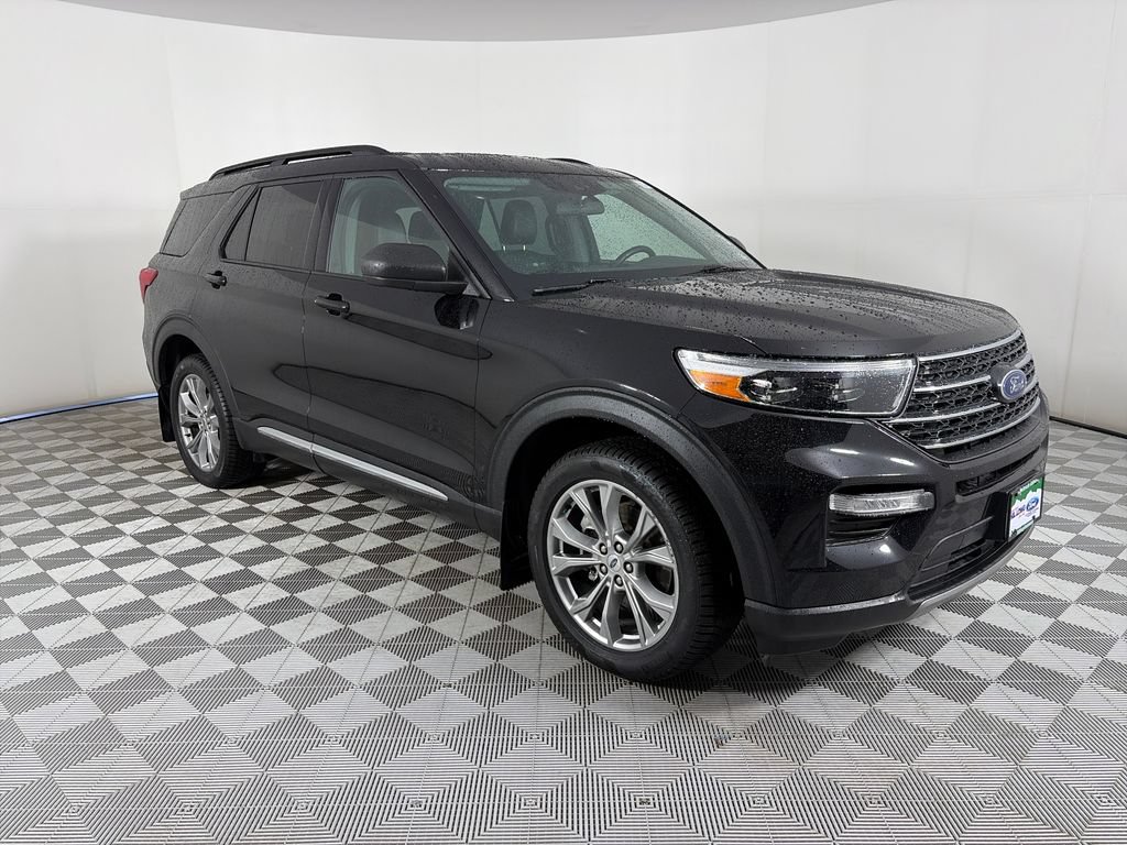 Certified 2023 Ford Explorer XLT w/ Equipment Group 202A AWD/4WD image 1