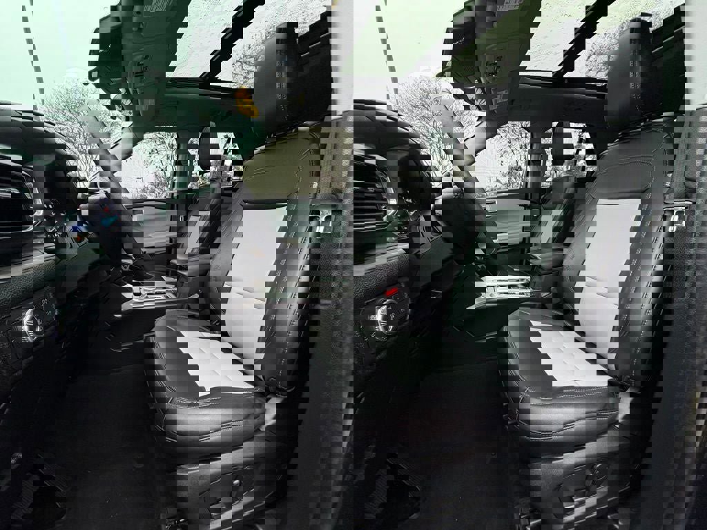 Certified 2022 Ford Explorer XLT w/ Equipment Group 202A image 17