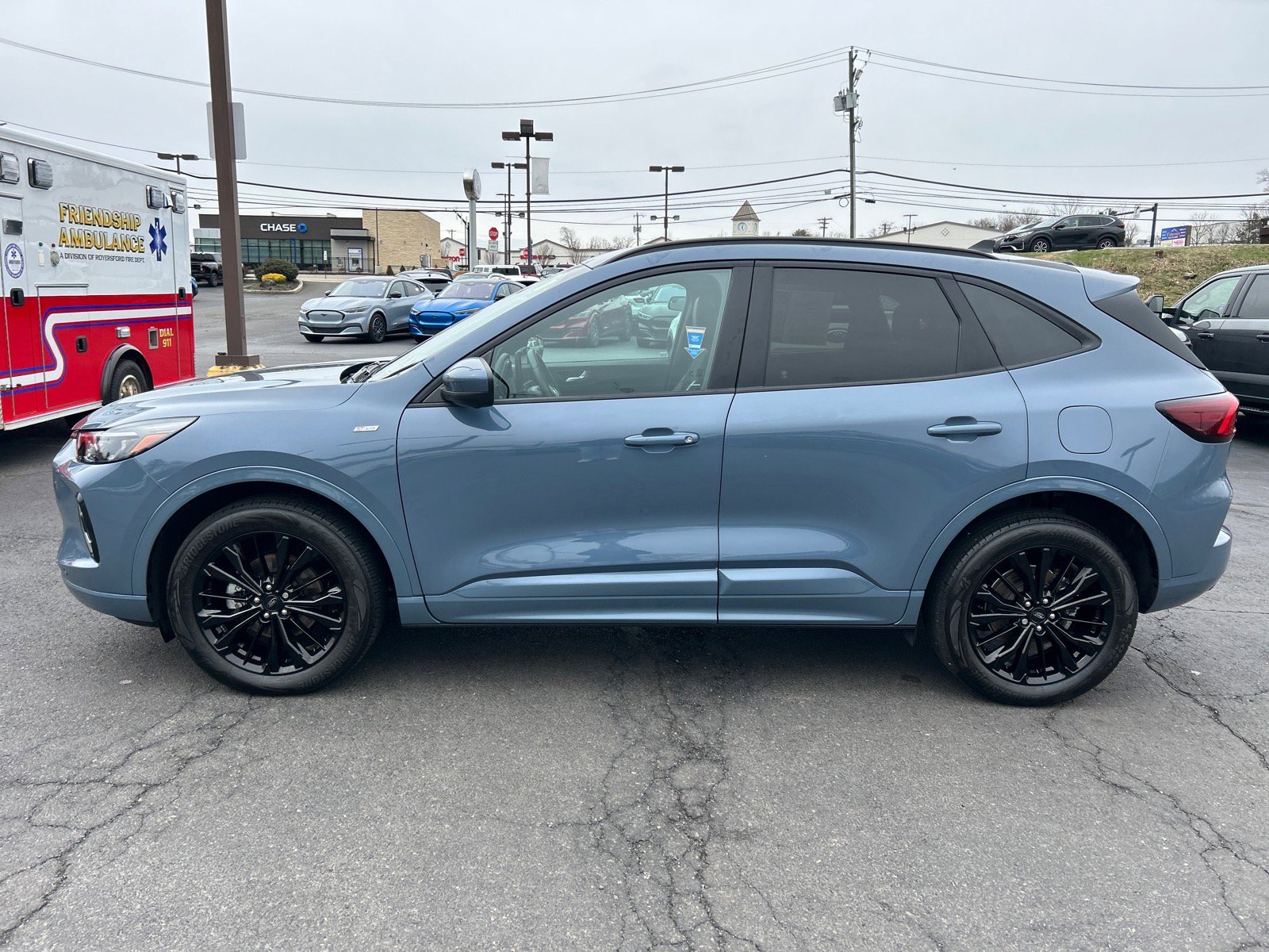 Certified 2023 Ford Escape ST-Line Elite image 4