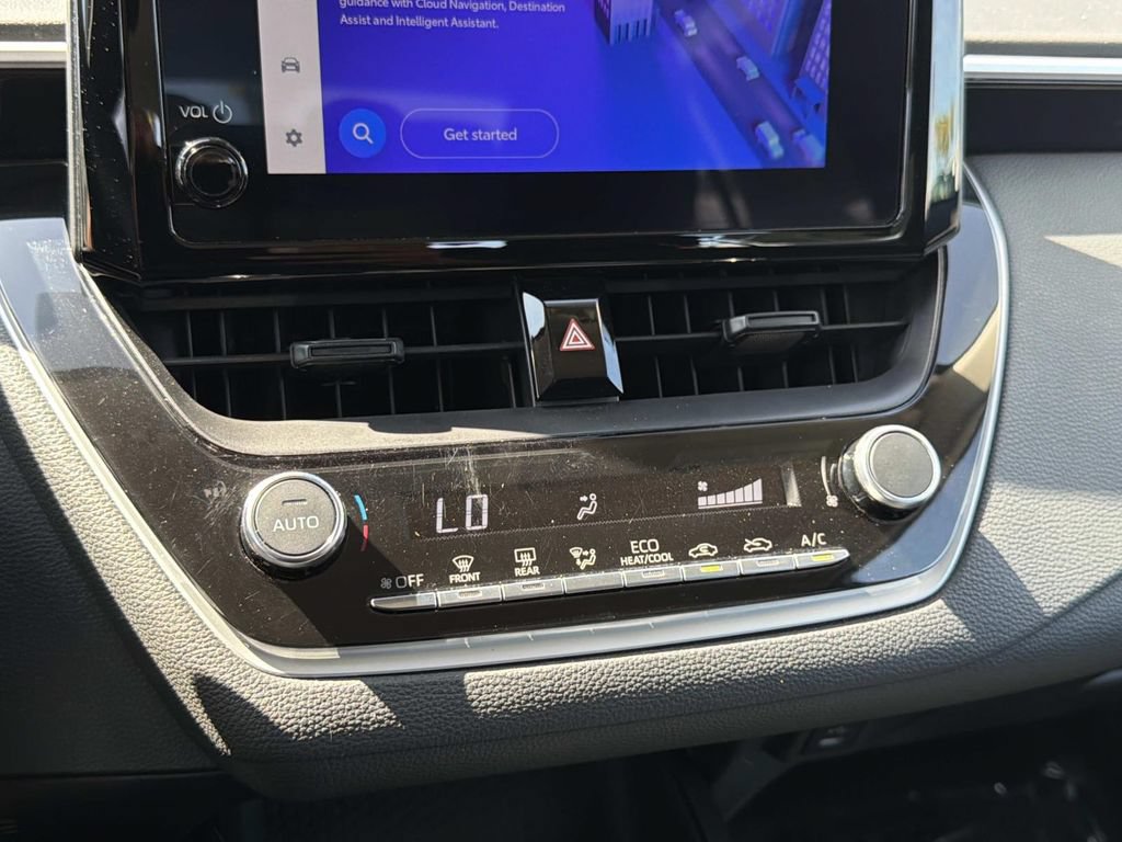 Used 2025 Toyota Corolla LE FWD image 22