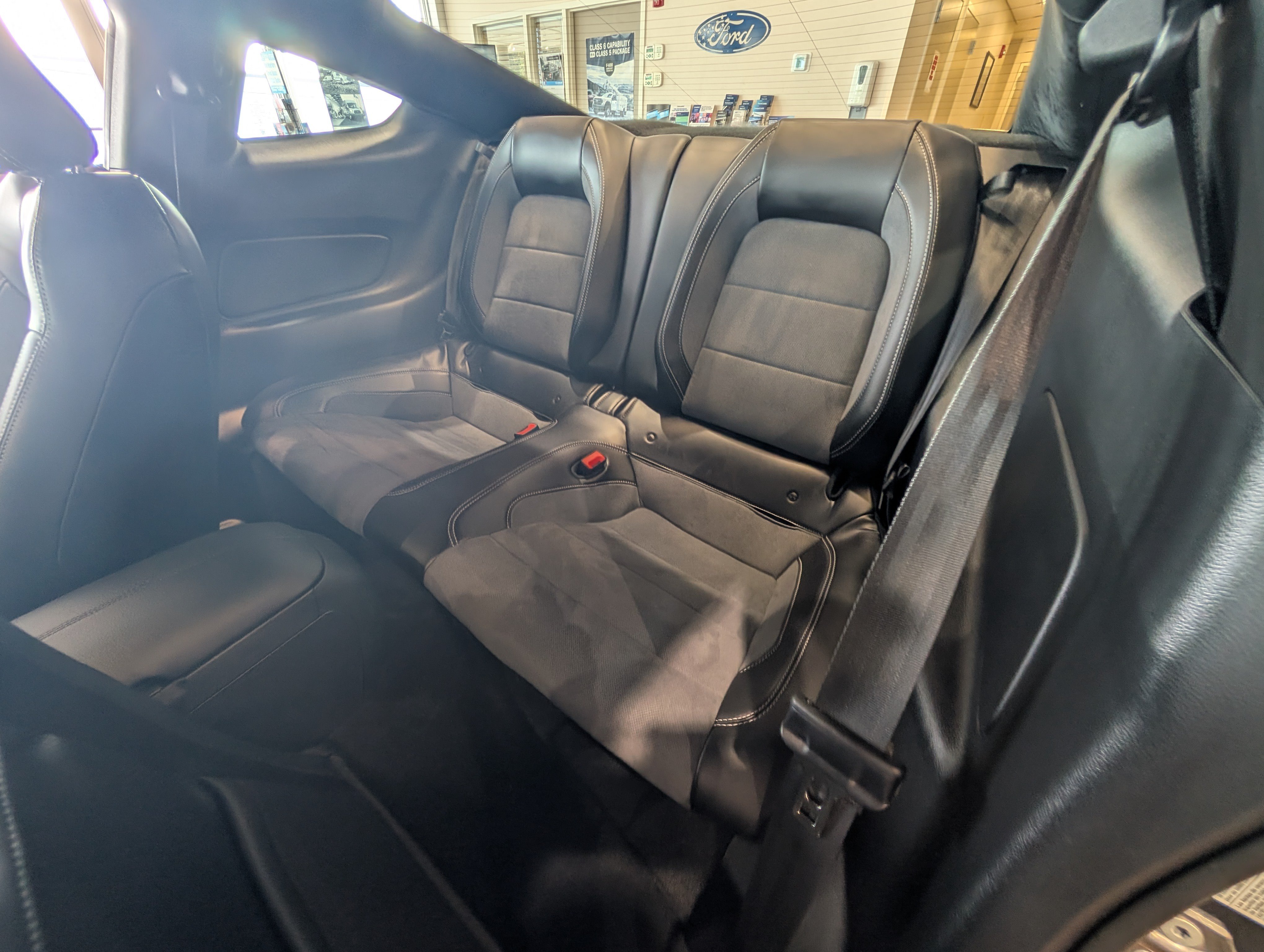 Certified 2020 Ford Mustang Shelby GT350 w/ Technology Package RWD image 14