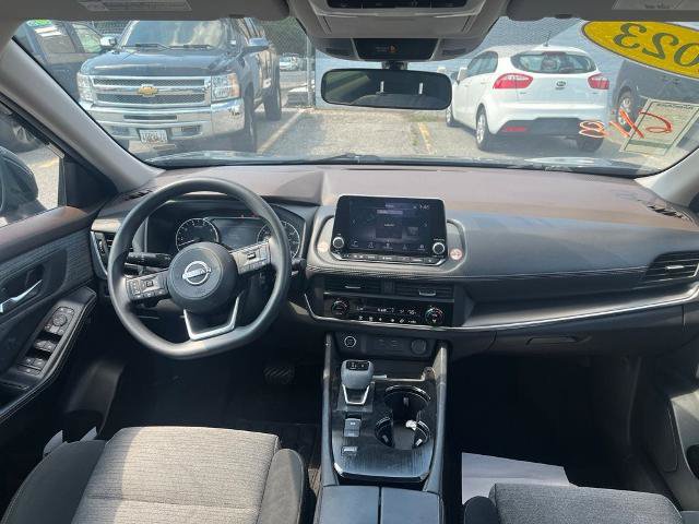 Used 2023 Nissan Rogue SV FWD image 11