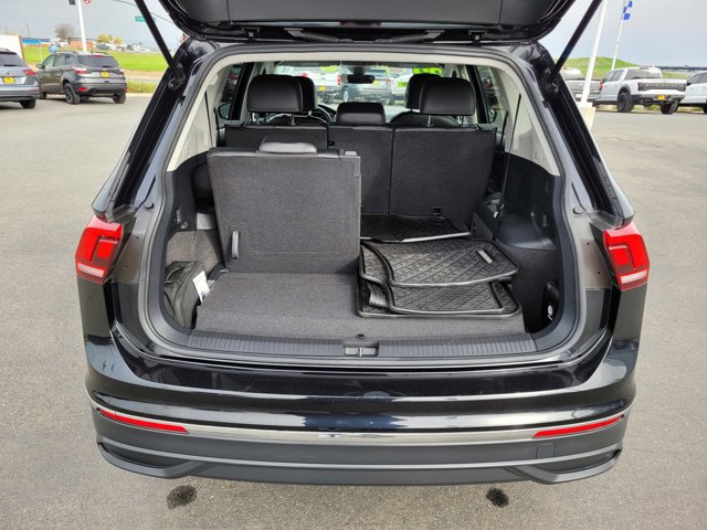 Used 2022 Volkswagen Tiguan SE image 10