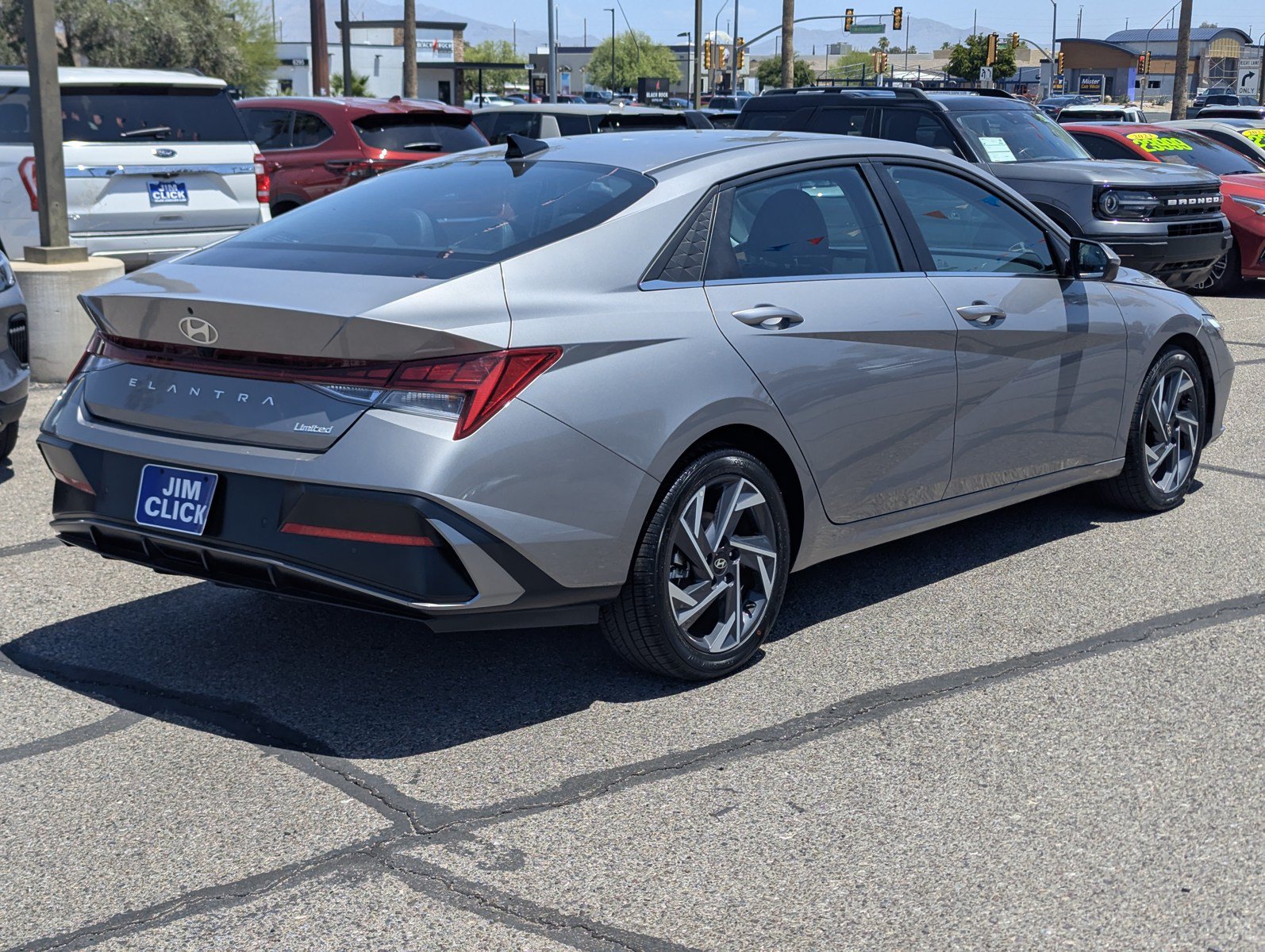 Used 2024 Hyundai Elantra Limited FWD image 2