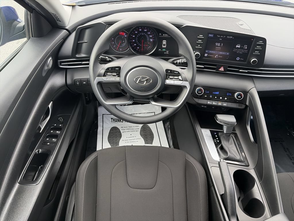 Used 2023 Hyundai Elantra SEL FWD image 15