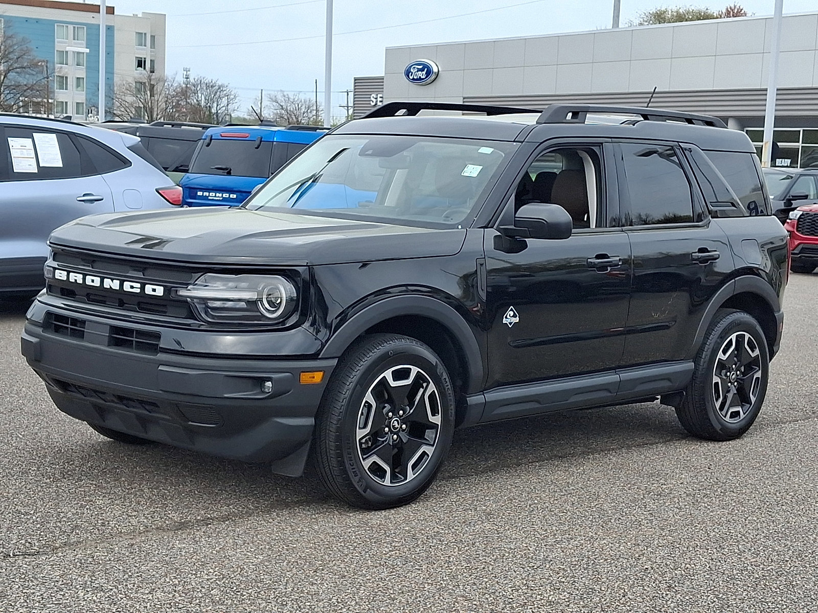 Certified 2023 Ford Bronco Sport Outer Banks w/ Tech Package AWD/4WD image 2