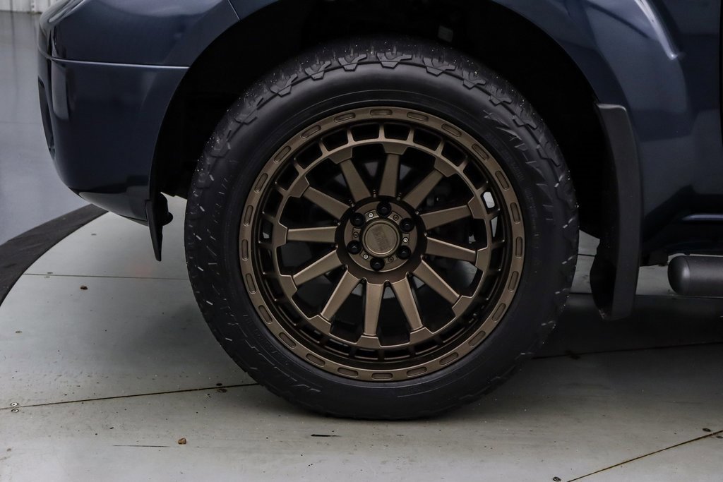 Used 2021 Nissan Frontier PRO-4X w/ Pro-4x Utility Package image 11