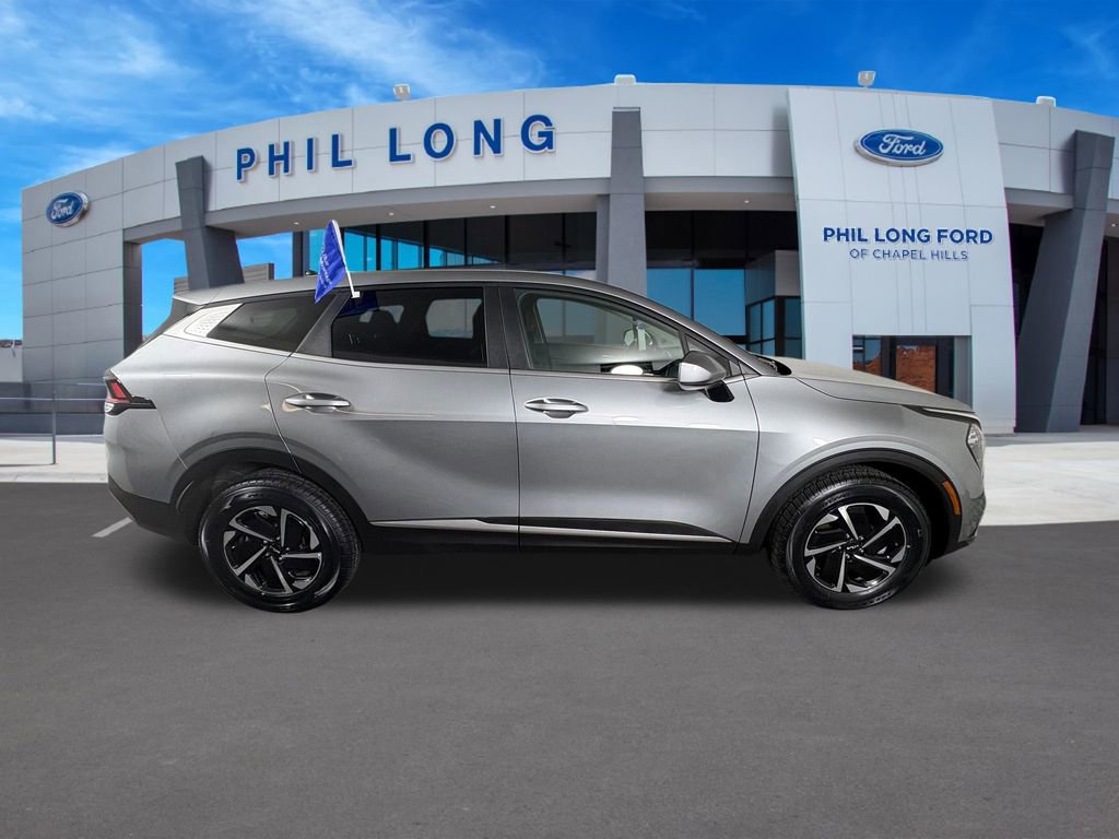 Used 2023 Kia Sportage LX AWD/4WD image 6