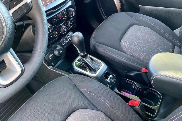 Used 2023 Jeep Renegade Latitude AWD/4WD image 15