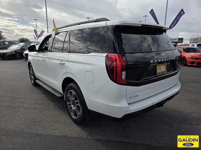 Certified 2025 Ford Expedition Active AWD/4WD image 5