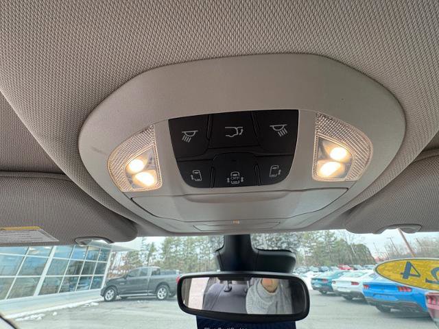 Used 2024 Chrysler Pacifica Touring-L image 30