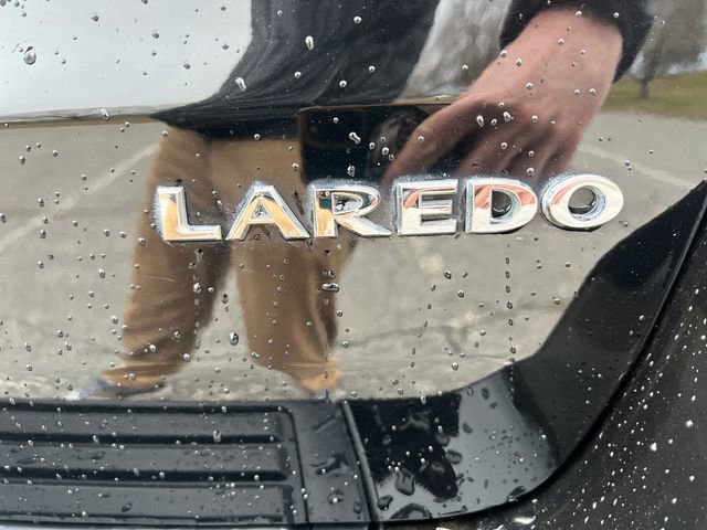 Used 2018 Jeep Grand Cherokee Laredo image 39