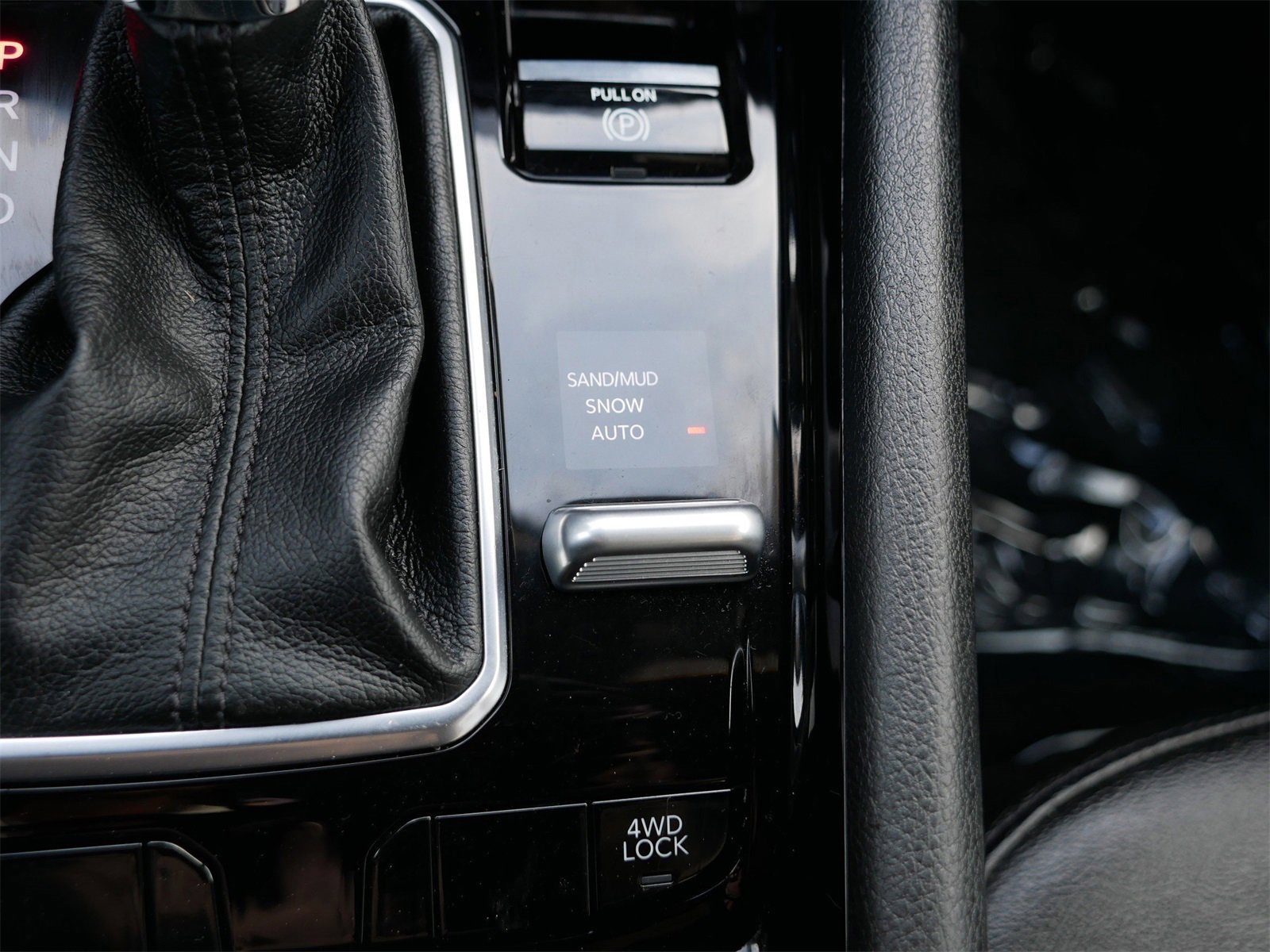 Used 2025 Jeep Compass Limited image 27