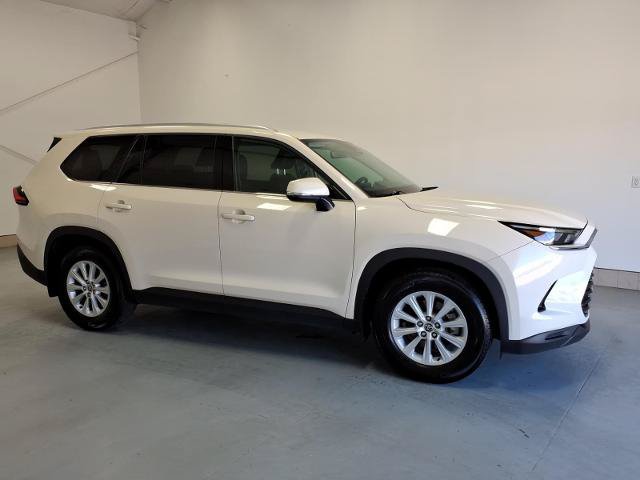 Used 2024 Toyota Grand Highlander FWD image 2