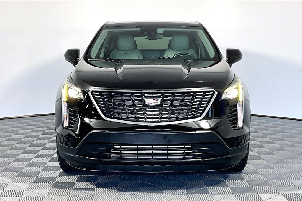 Used 2023 Cadillac XT4 Luxury FWD image 3