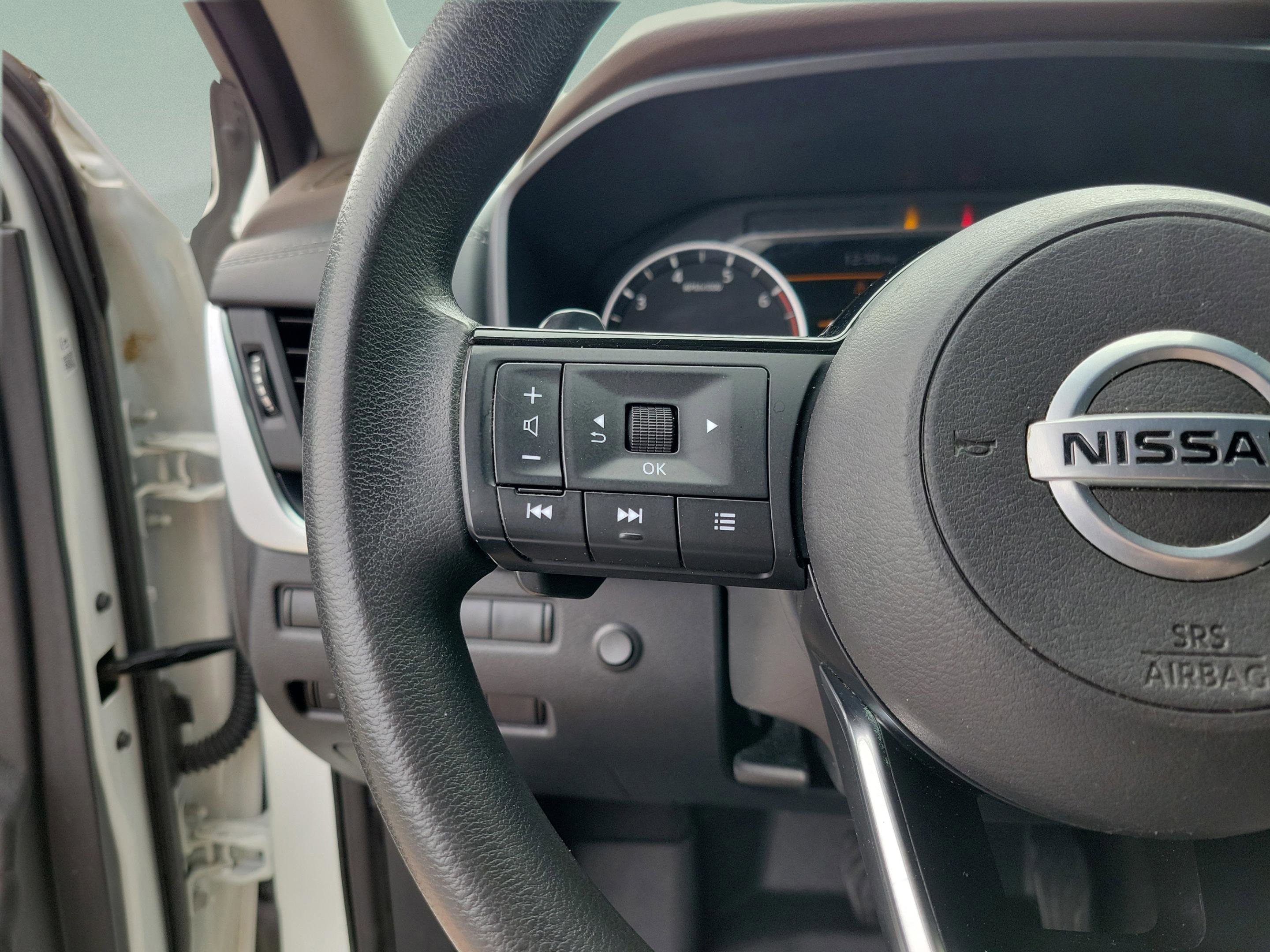 Used 2021 Nissan Rogue S image 23