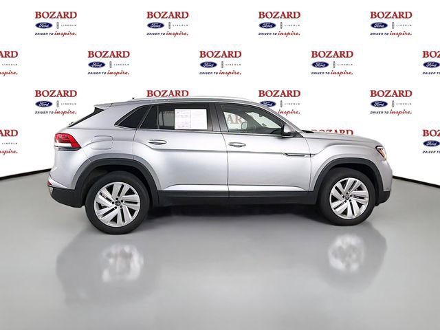 Used 2022 Volkswagen Atlas Cross Sport SE FWD image 9