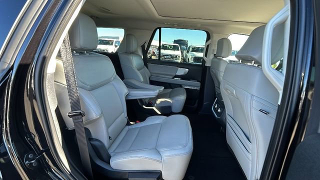 Certified 2025 Ford Expedition Active image 13