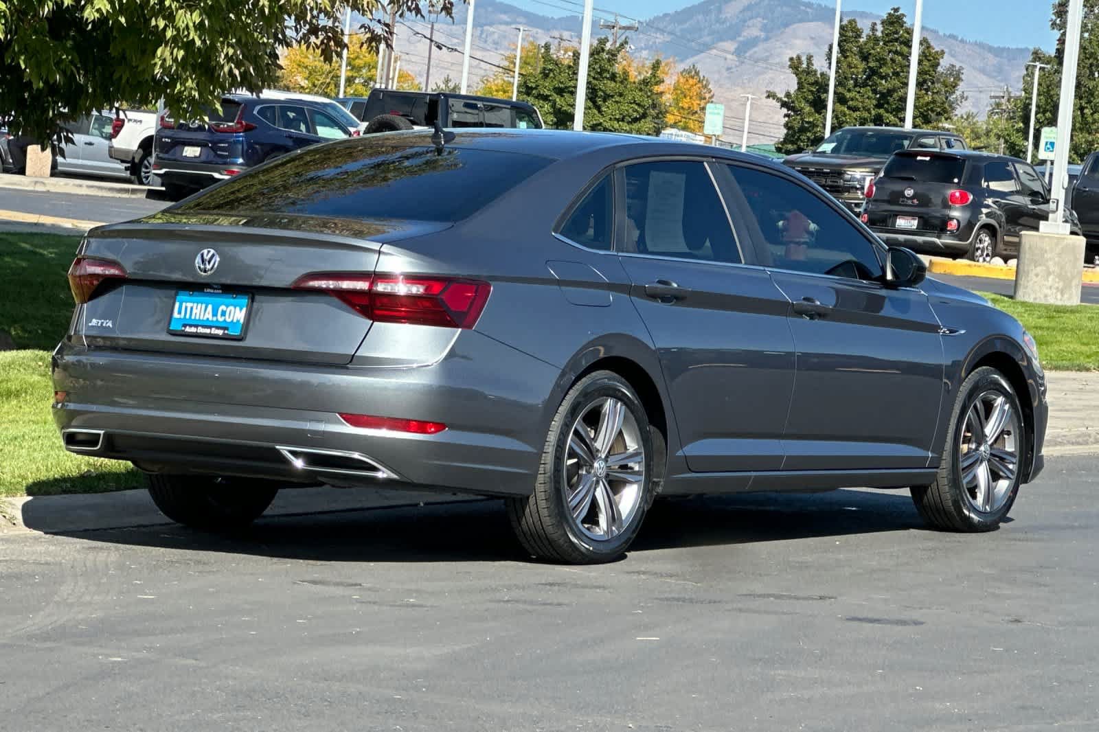 Used 2020 Volkswagen Jetta R-Line w/ R-Line Cold Weather Package FWD image 2