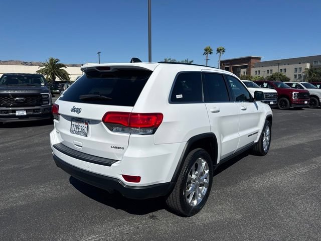 Used 2017 Jeep Grand Cherokee Laredo AWD/4WD image 6