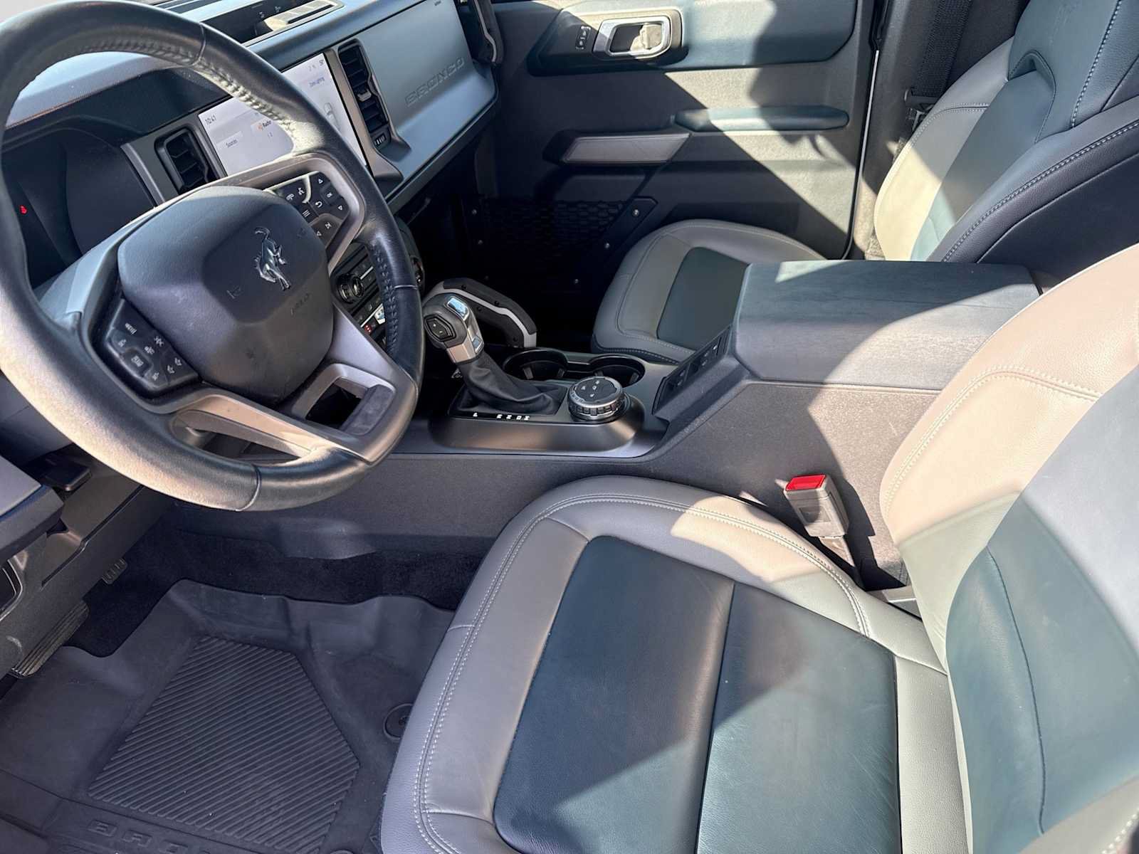Certified 2023 Ford Bronco Outer Banks AWD/4WD image 2