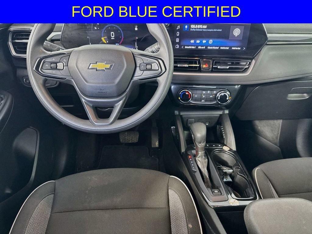 Used 2025 Chevrolet TrailBlazer LT FWD image 23