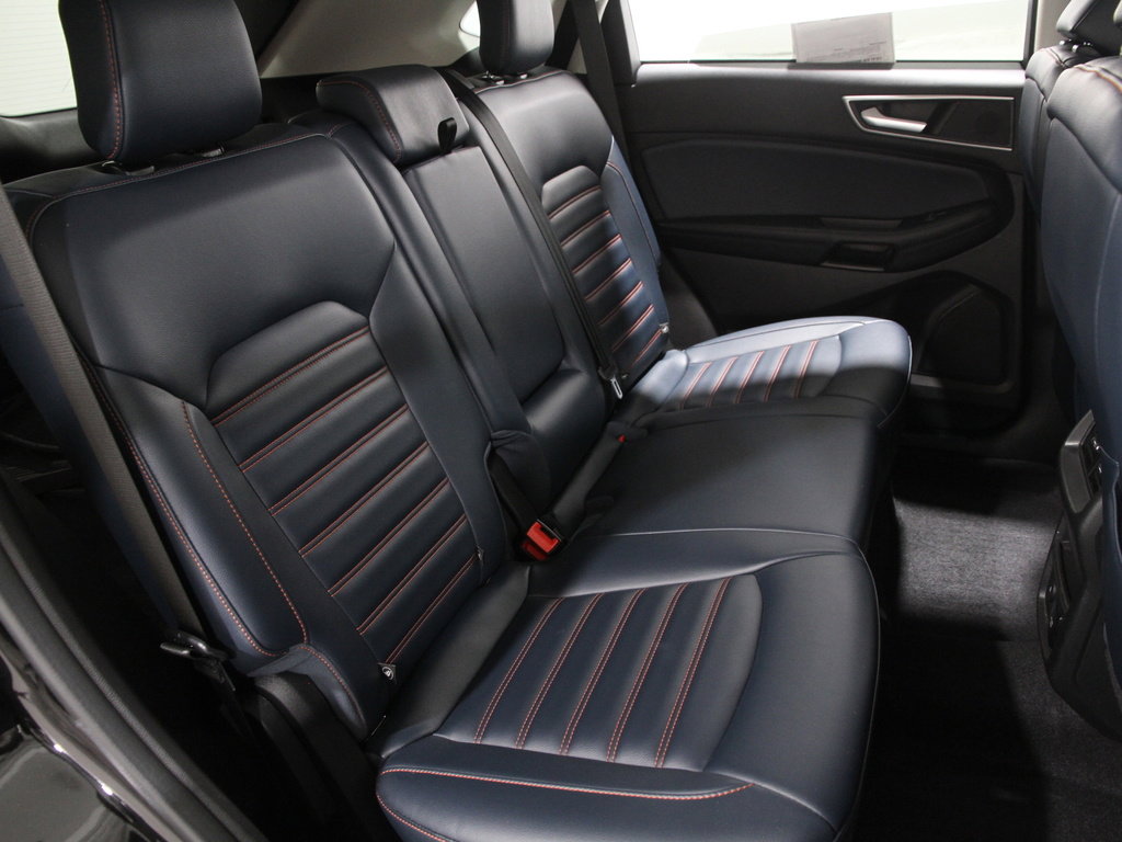 Certified 2024 Ford Edge SEL w/ Sport Appearance Package image 18