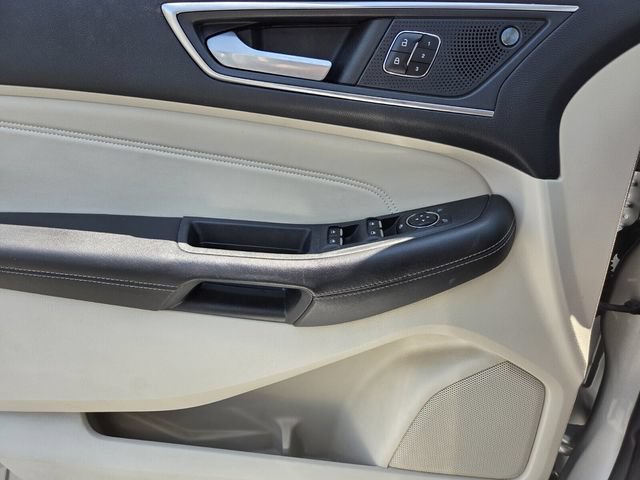Certified 2022 Ford Edge Titanium AWD/4WD image 25