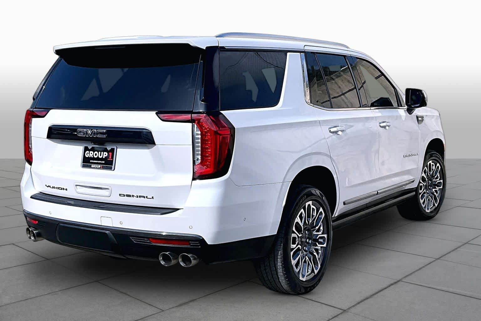 Used 2023 GMC Yukon Denali Ultimate AWD/4WD image 13