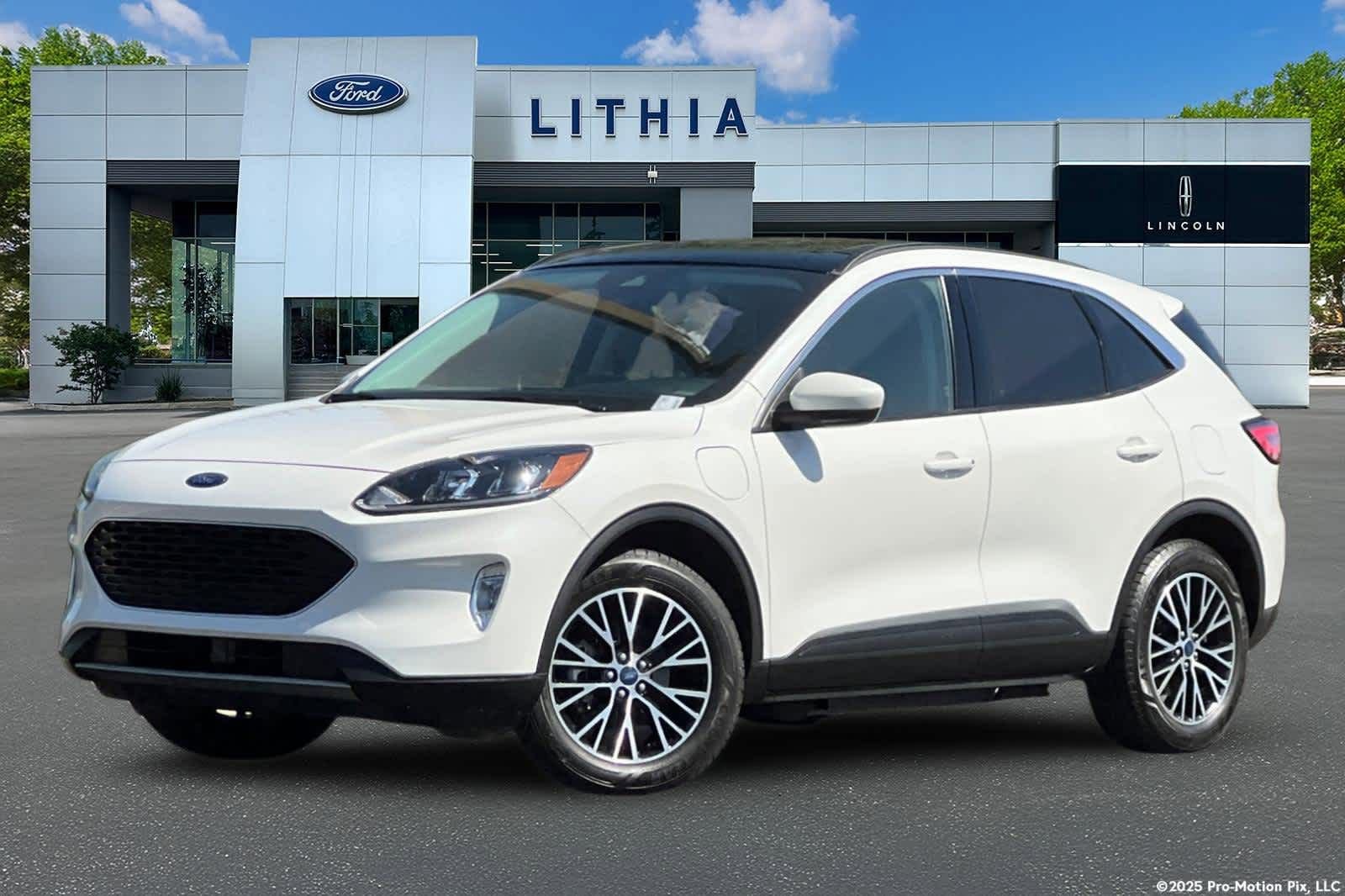 Certified 2022 Ford Escape SEL w/ Technology Package image 1