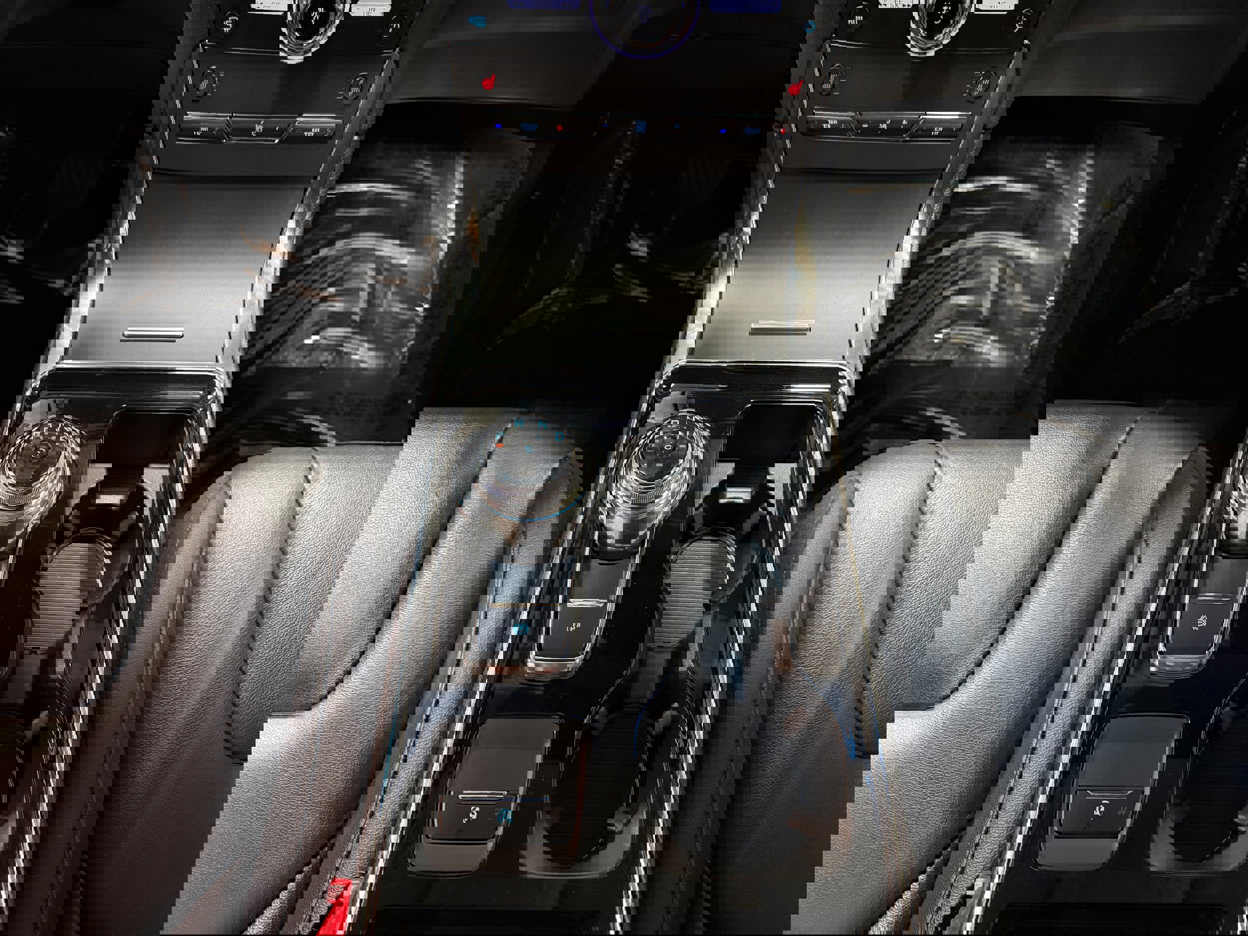 Certified 2019 Ford Edge Titanium w/ Cold Weather Package AWD/4WD image 26