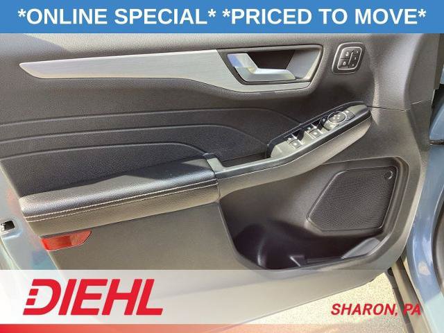 Certified 2024 Ford Escape Platinum AWD/4WD image 21