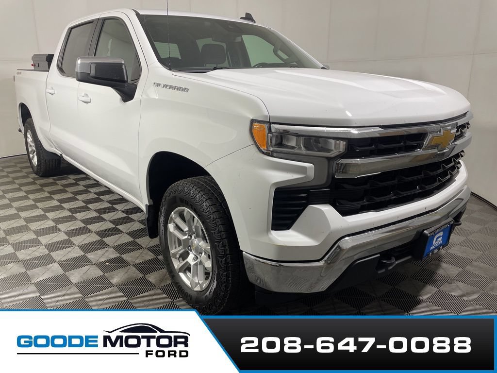 Used 2023 Chevrolet Silverado 1500 LT w/ Protection Package AWD/4WD image 2