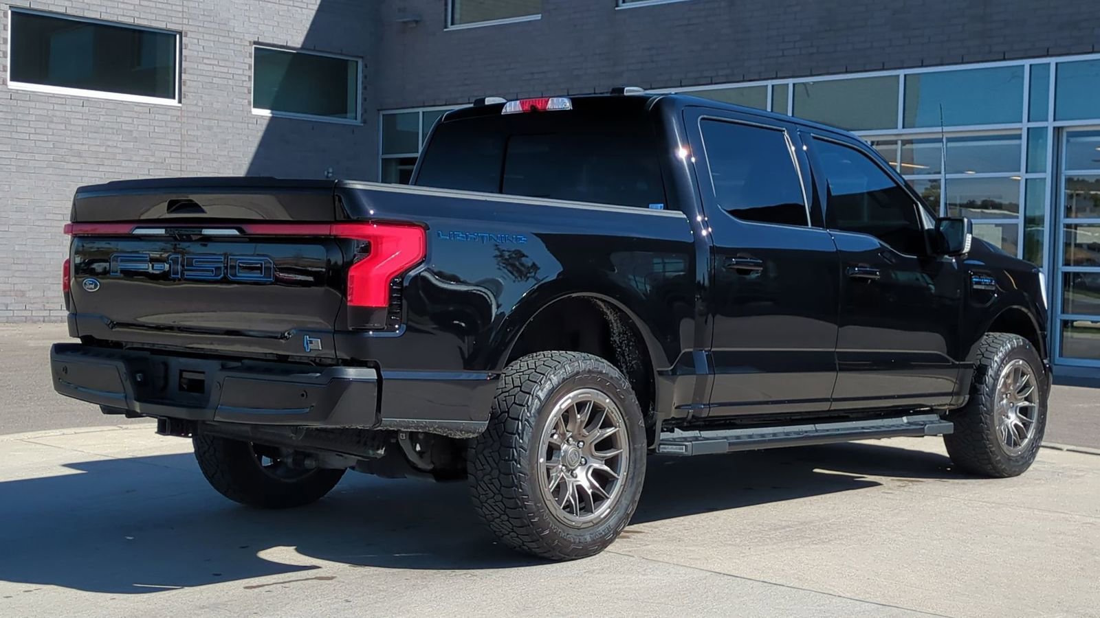 Certified 2022 Ford F150 Lightning Lariat image 7