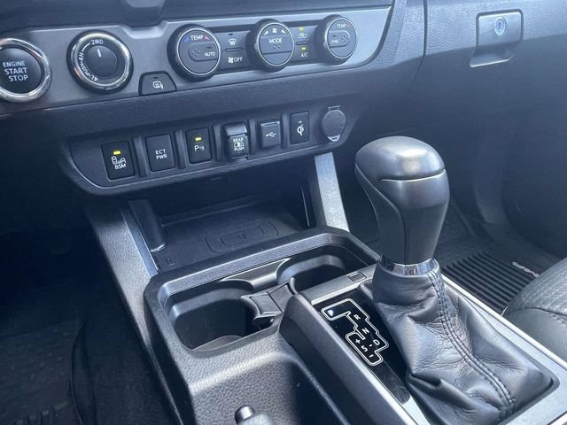 Used 2020 Toyota Tacoma TRD Sport w/ TRD Premium Sport Package AWD/4WD image 24