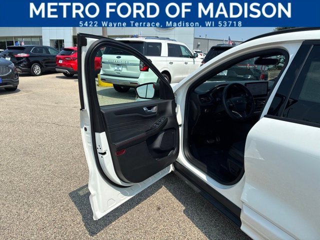 Certified 2024 Ford Escape ST-Line w/ Tech Pack #1 AWD/4WD image 10
