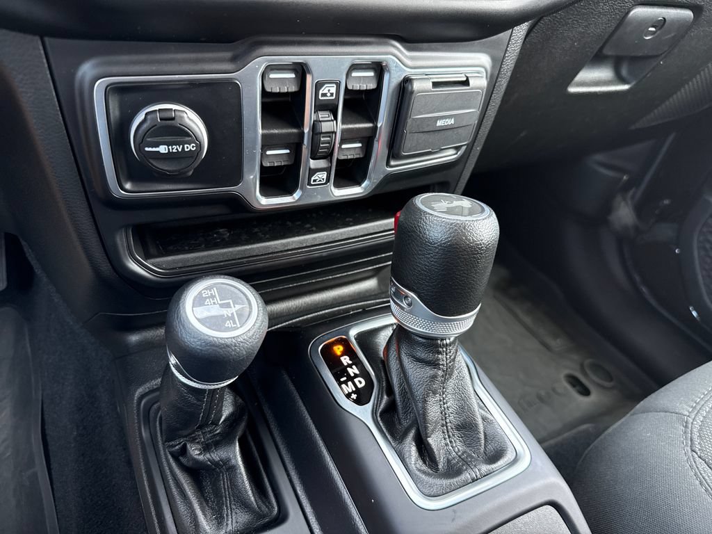 Used 2023 Jeep Wrangler Unlimited Sport AWD/4WD image 22