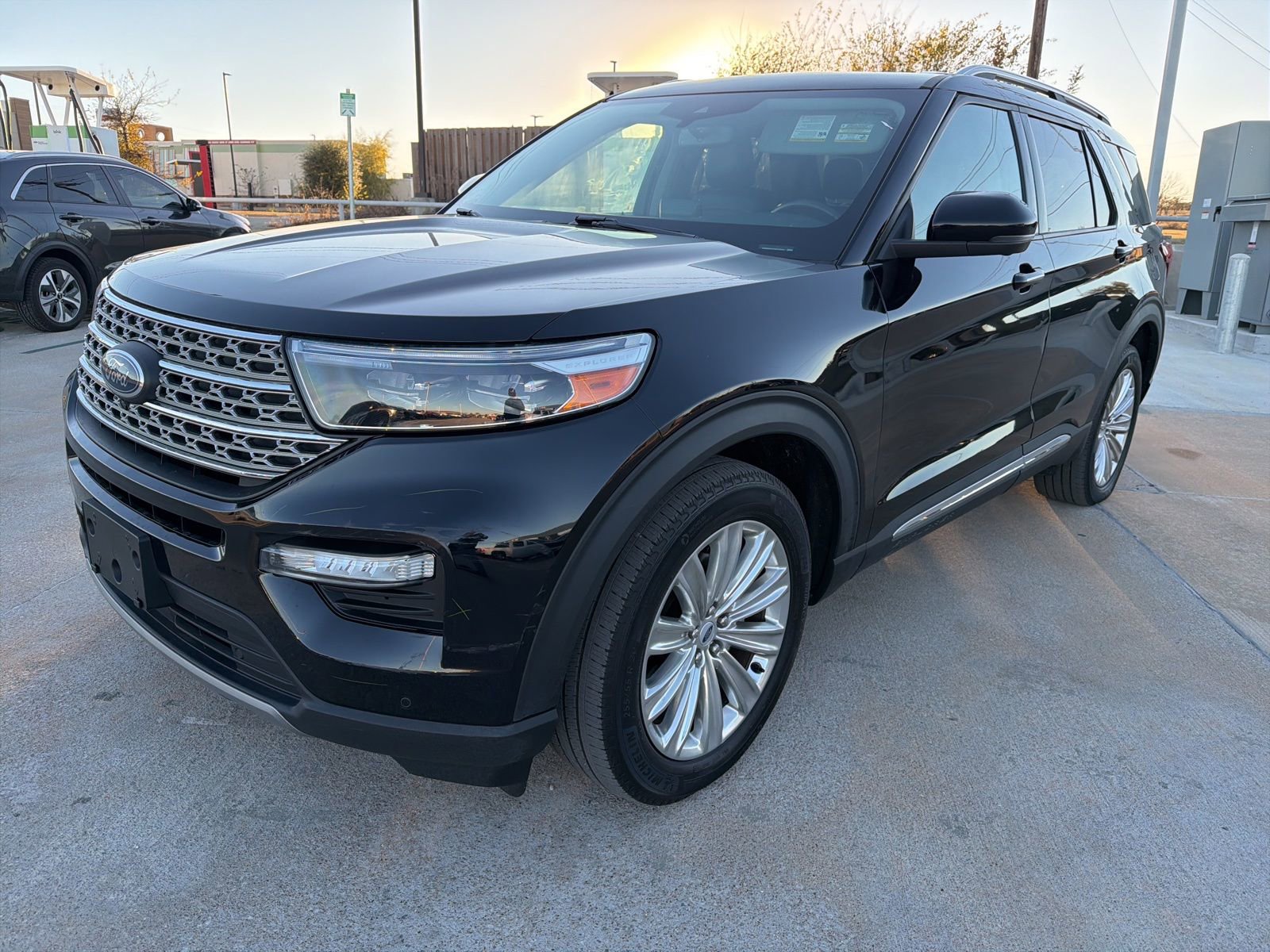 Certified 2022 Ford Explorer Limited w/ Limited Technology Package image 7