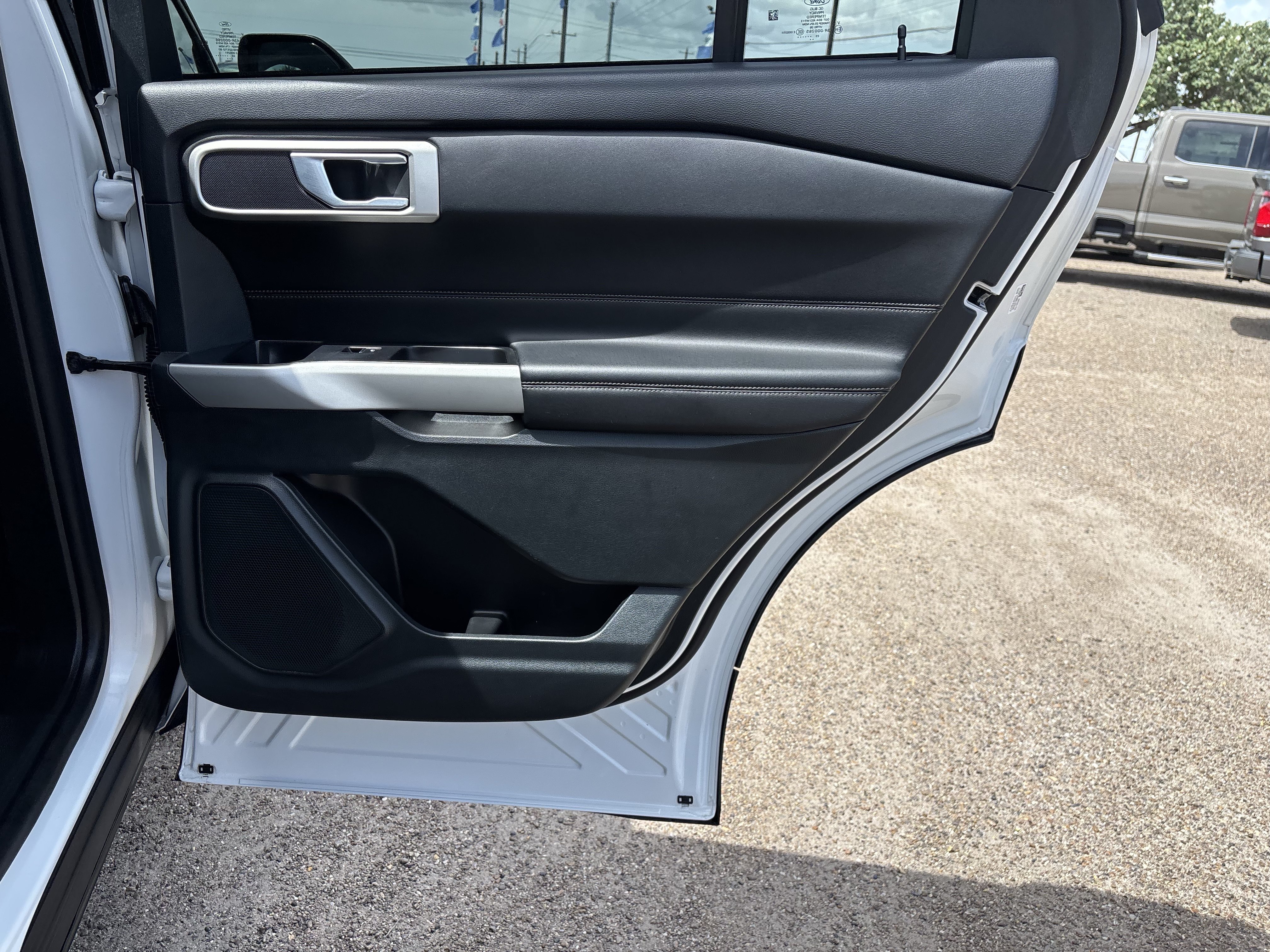 Certified 2023 Ford Explorer XLT RWD image 22
