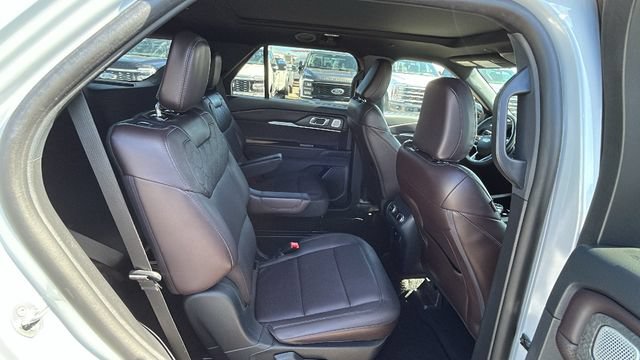 Certified 2025 Ford Explorer Platinum w/ LUX Leather Package AWD/4WD image 13