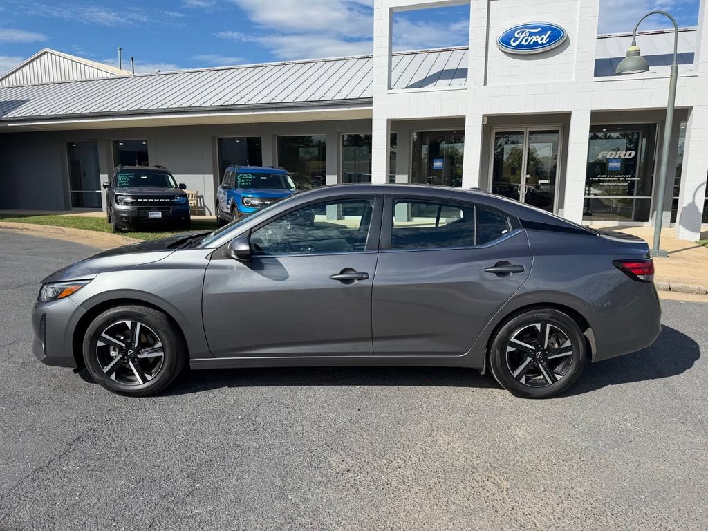 Used 2025 Nissan Sentra SV FWD image 2