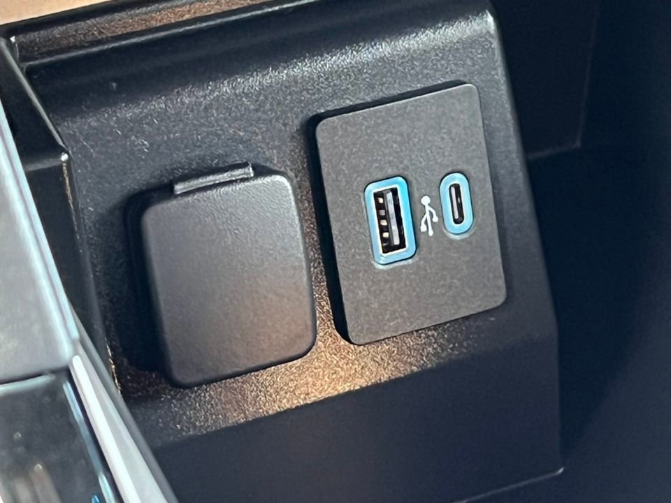 Certified 2022 Ford Explorer ST-Line w/ Class IV Trailer Tow Package image 35