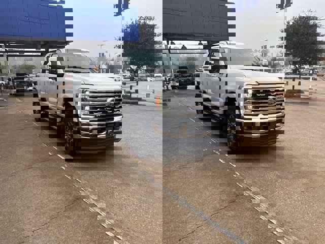 Certified 2023 Ford F250 Lariat w/ FX4 Off-Road Package image 2