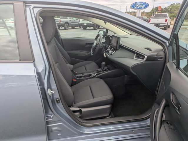 Used 2023 Toyota Corolla LE image 32