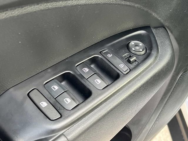 Used 2022 Hyundai Venue Limited image 15