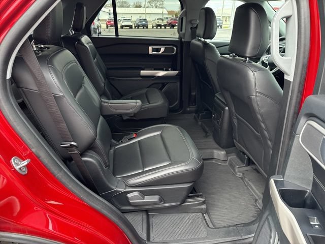 Certified 2024 Ford Explorer XLT w/ Equipment Group 202A AWD/4WD image 32