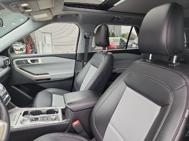 Certified 2023 Ford Explorer XLT w/ Equipment Group 202A AWD/4WD image 22