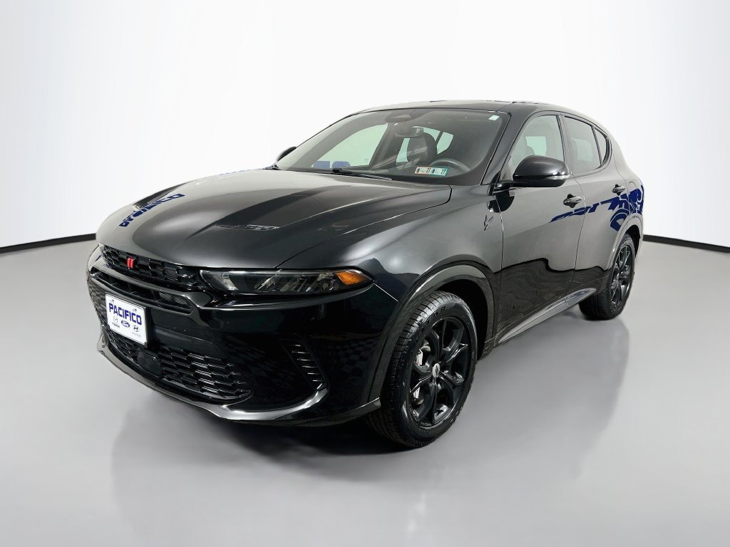 Used 2024 Dodge Hornet R/T Plus w/ R/T Blacktop Package AWD/4WD image 4