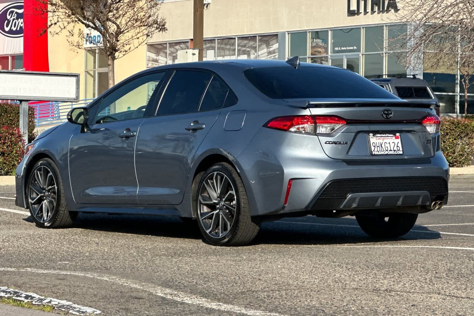 Used 2022 Toyota Corolla SE image 3